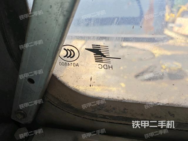 后窗玻璃角标（驾驶室部分）