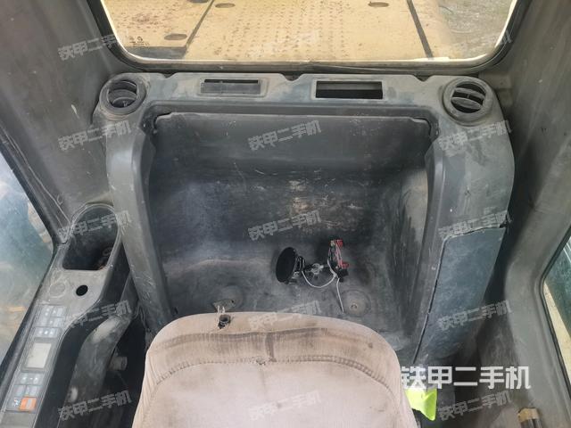 座椅后部(驾驶室部分) 座椅后部(驾驶室部分)