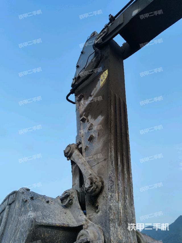 小臂整体左后（工作和回转装置）