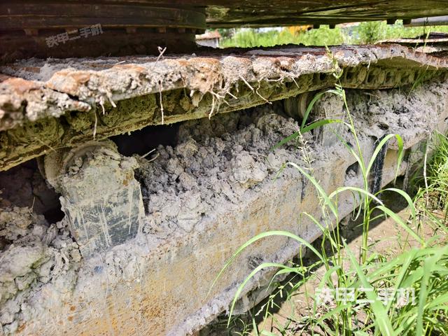 右驱动轮(行走机构) 右驱动轮(行走机构)