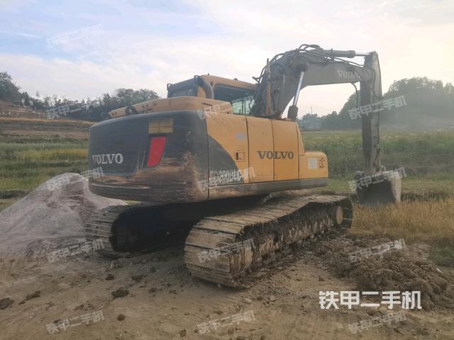 右后45(整机外观) 右后45(整机外观)