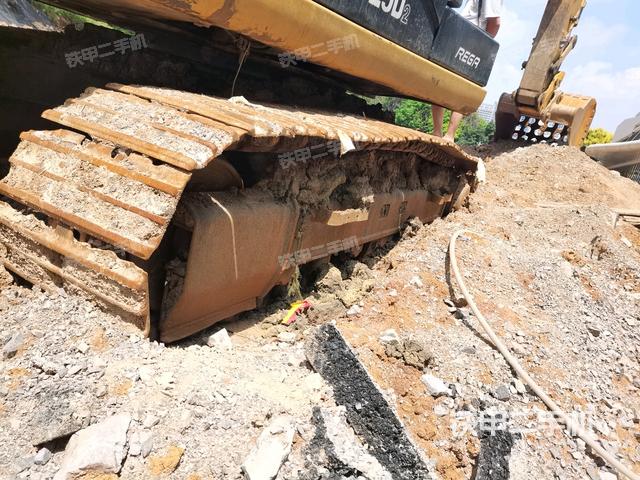 左导向轮(行走机构) 左导向轮(行走机构)