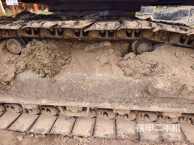 右侧履带整体(行走机构) 右侧履带整体(行走机构)