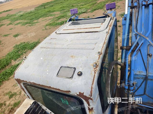 驾驶室顶部俯视(上车部件) 驾驶室顶部俯视(上车部件)