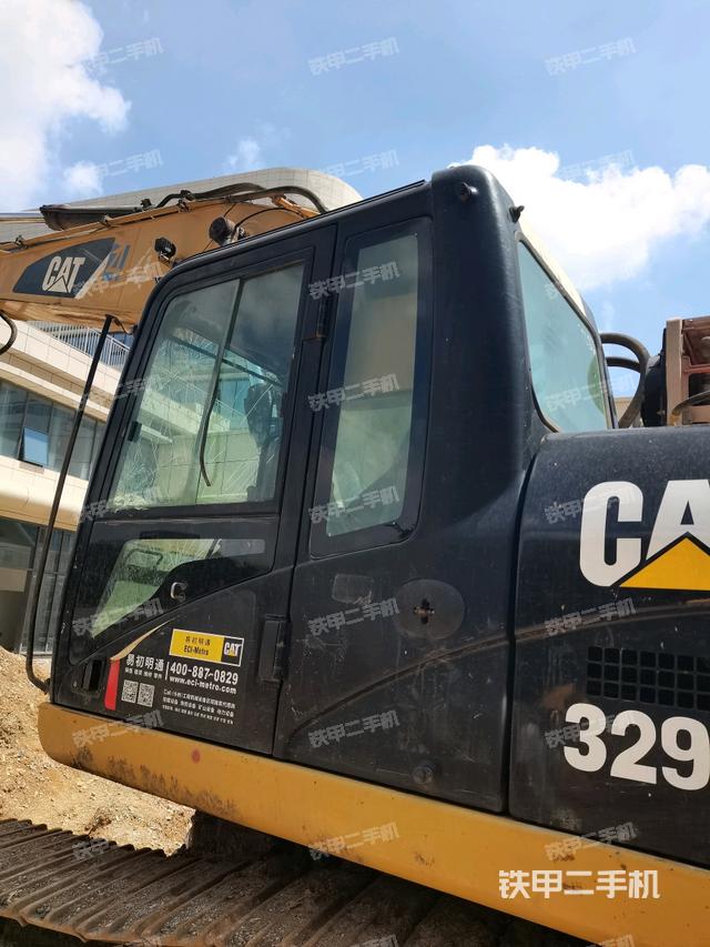 驾驶室左后45度(驾驶室部分) 驾驶室左后45度(驾驶室部分)