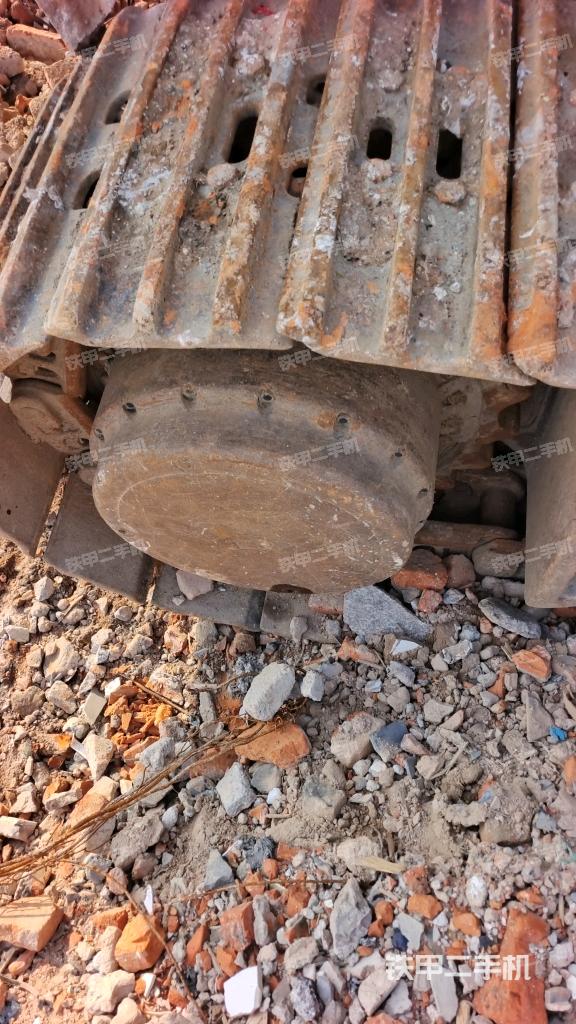 右驱动轮(行走机构) 右驱动轮(行走机构)