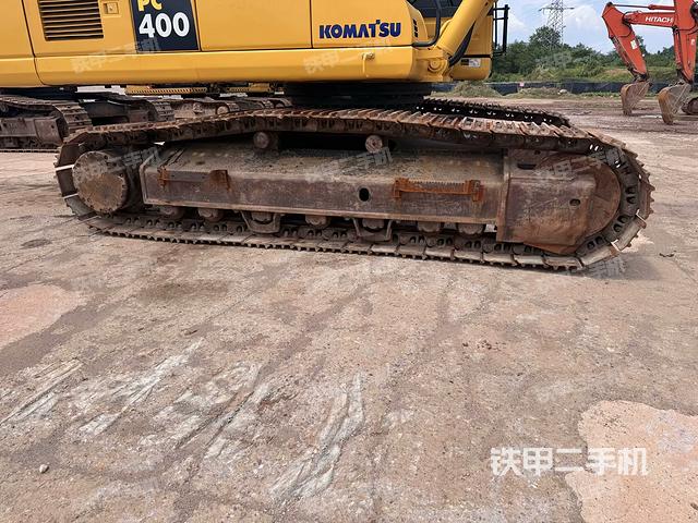 右驱动轮（行走机构）