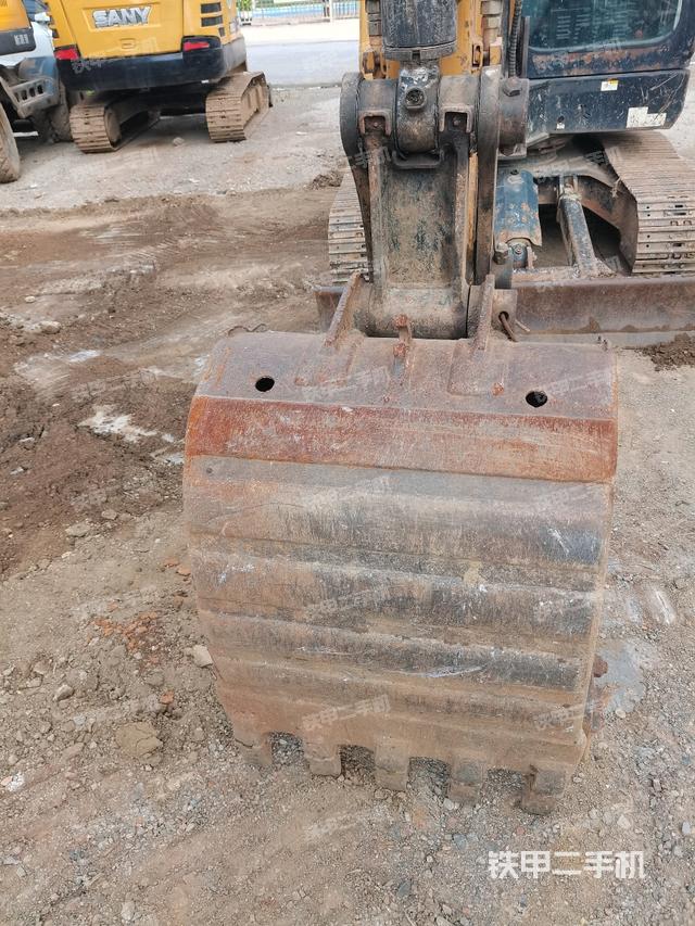 铲斗45度(工作和回转装置) 铲斗45度(工作和回转装置)