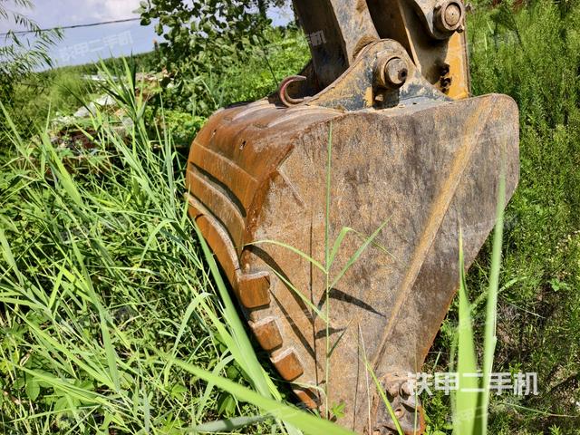 铲斗45度(工作和回转装置) 铲斗45度(工作和回转装置)