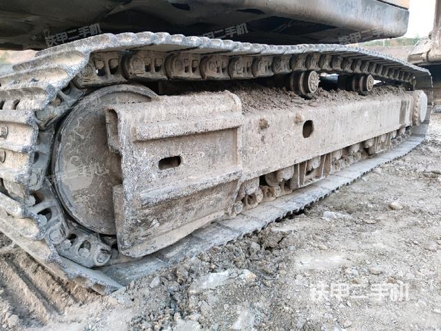 左侧履带整体 （行走机构）