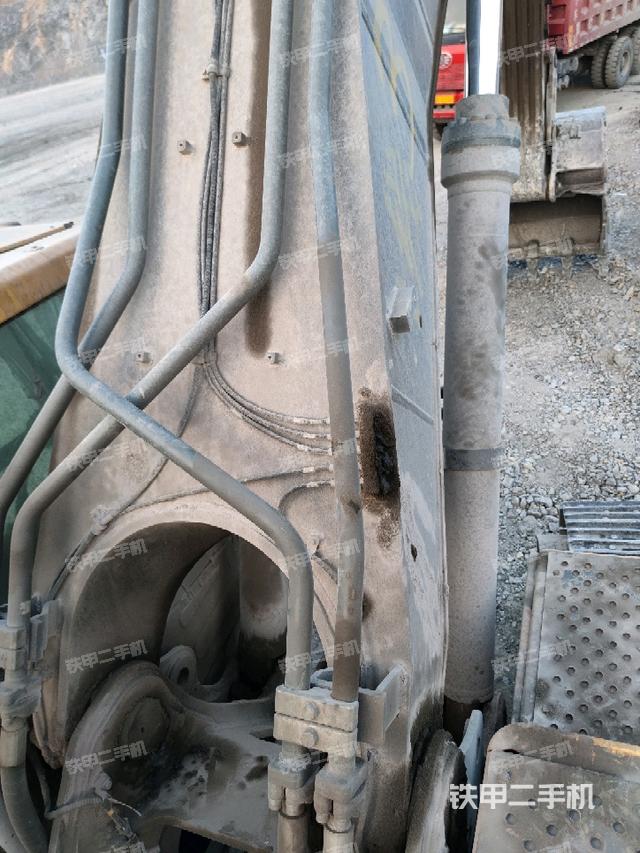 大臂背部俯视（工作和回转装置）