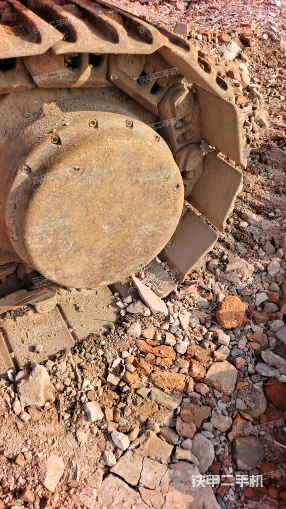 左驱动轮(行走机构) 左驱动轮(行走机构)