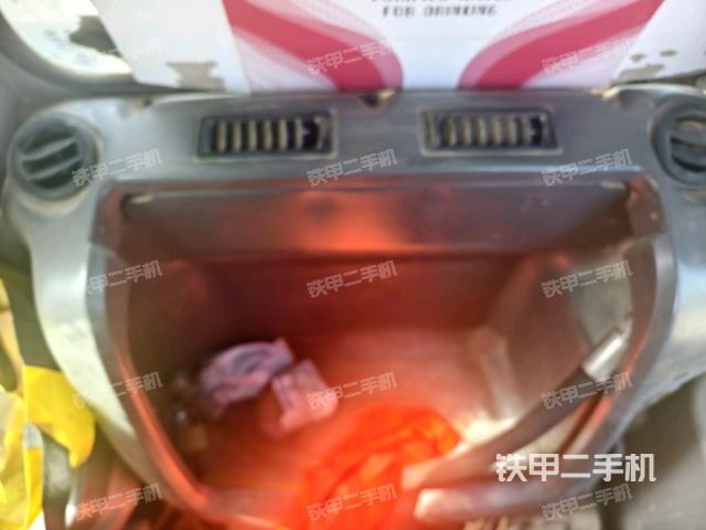 座椅后部（驾驶室部分）