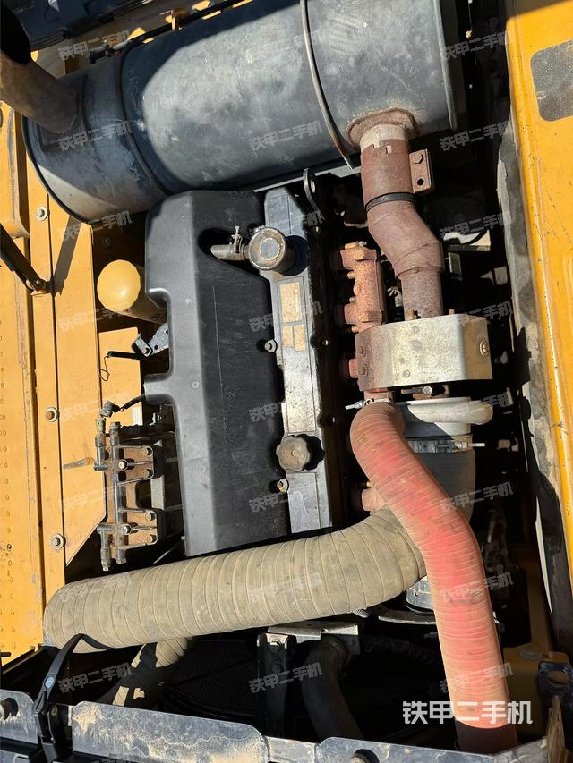 气门室盖螺丝特写(上车部件) 气门室盖螺丝特写(上车部件)