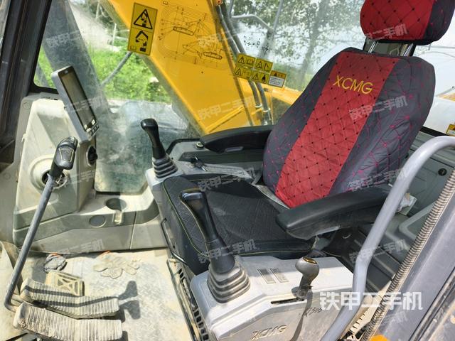 驾驶室左前45度(驾驶室部分) 驾驶室左前45度(驾驶室部分)