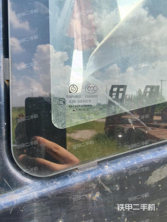 右侧玻璃角标(驾驶室部分) 右侧玻璃角标(驾驶室部分)