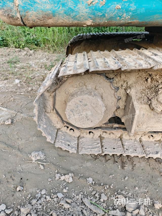 右驱动轮（行走机构）