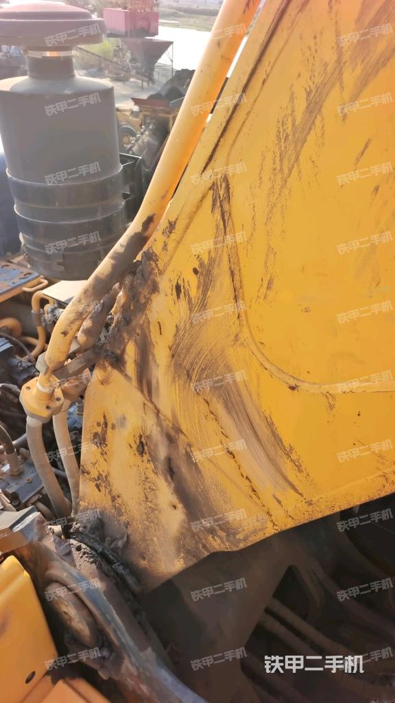 大臂根部 斜视(工作和回转装置) 大臂根部 斜视(工作和回转装置)