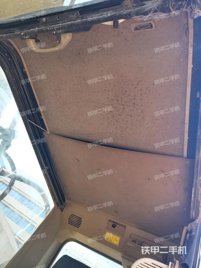 顶棚整体(驾驶室部分) 顶棚整体(驾驶室部分)