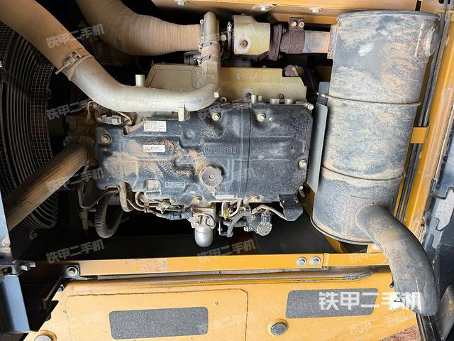 中央回转接头特写（上车部件）