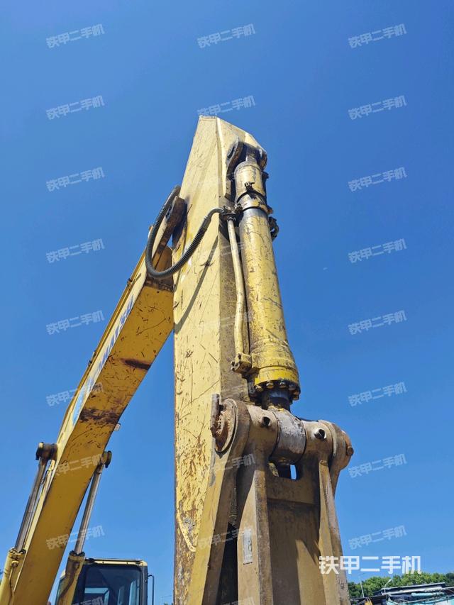 小臂整体右前（工作和回转装置）