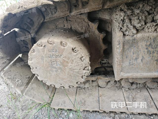 左驱动轮(行走机构) 左驱动轮(行走机构)