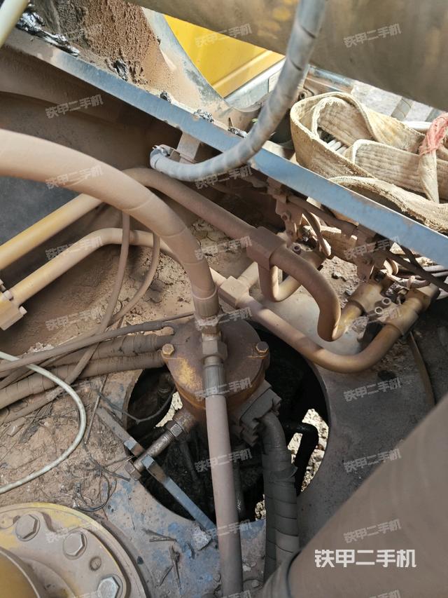 中央回转接头特写(上车部件) 中央回转接头特写(上车部件)