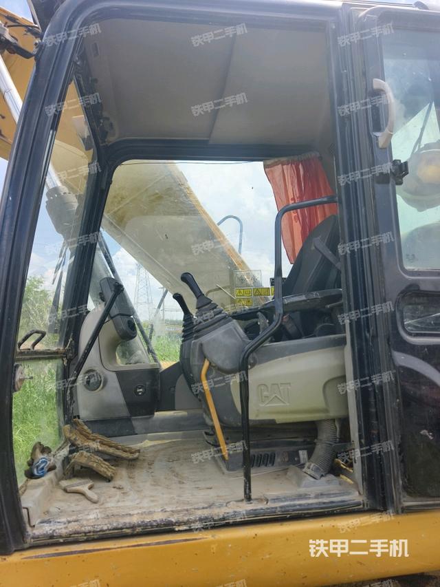 驾驶室正侧(驾驶室部分) 驾驶室正侧(驾驶室部分)