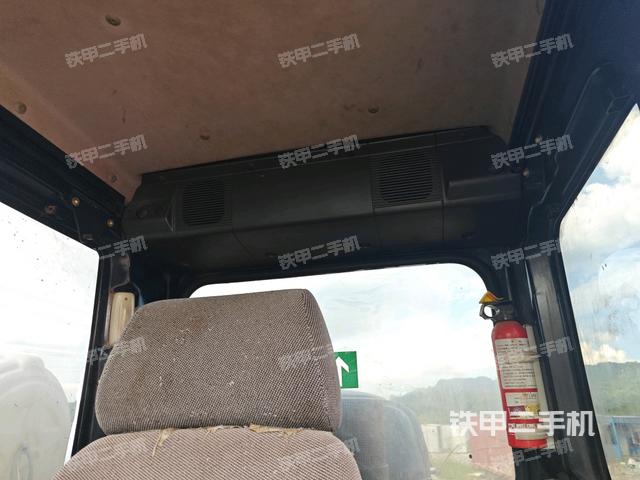 座椅后部(驾驶室部分) 座椅后部(驾驶室部分)