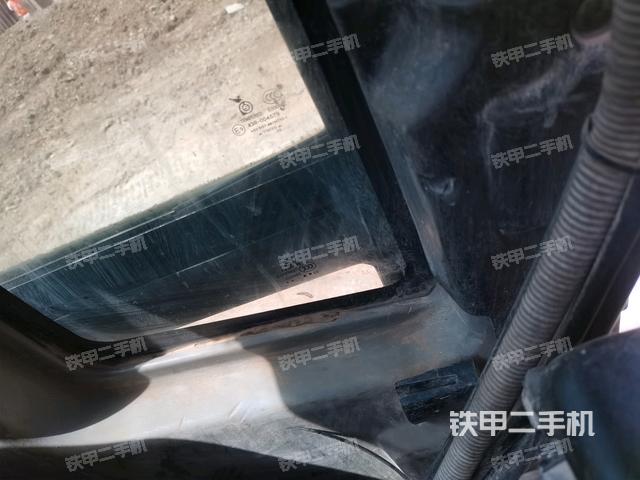 右侧玻璃角标(驾驶室部分) 右侧玻璃角标(驾驶室部分)