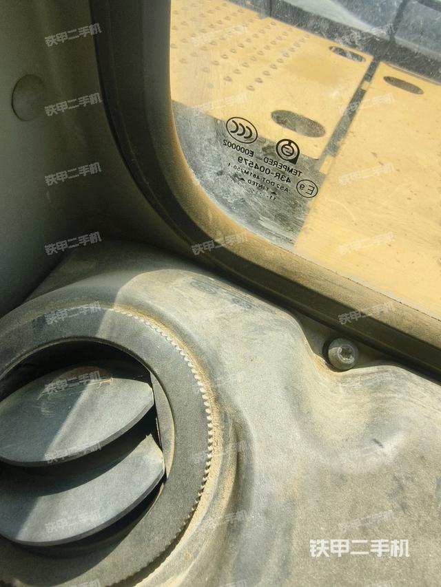 后窗玻璃角标(驾驶室部分) 后窗玻璃角标(驾驶室部分)