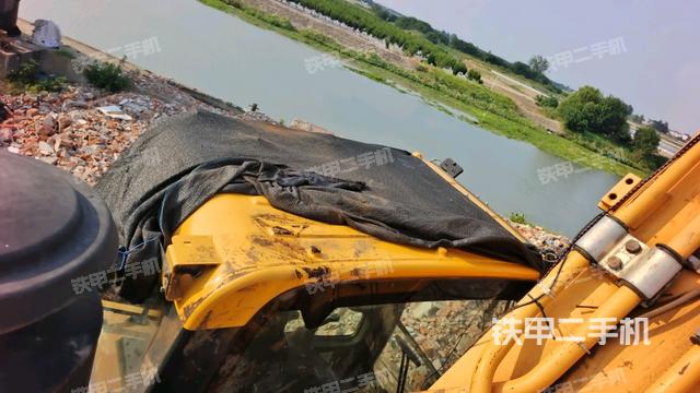 驾驶室顶部俯视(上车部件) 驾驶室顶部俯视(上车部件)