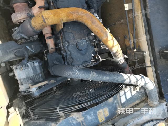 气门室盖螺丝特写(上车部件) 气门室盖螺丝特写(上车部件)