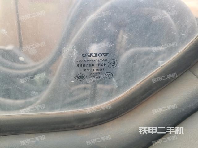 右侧玻璃角标(驾驶室部分) 右侧玻璃角标(驾驶室部分)