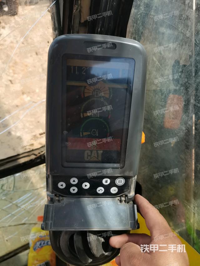 显示屏 (驾驶室部分) 显示屏 (驾驶室部分)