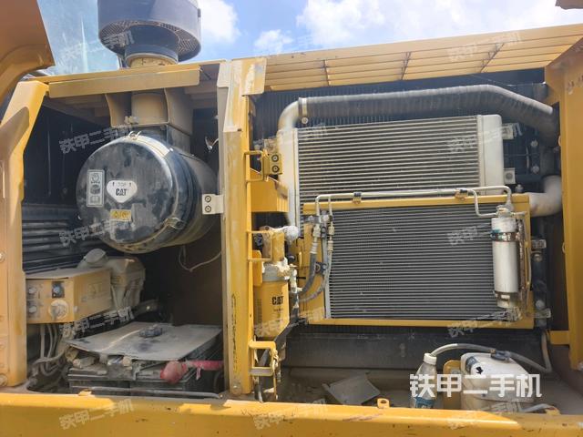 散热器正面(大件舱室) 散热器正面(大件舱室)