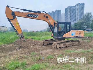 三一重工SY215C挖掘机实拍图片