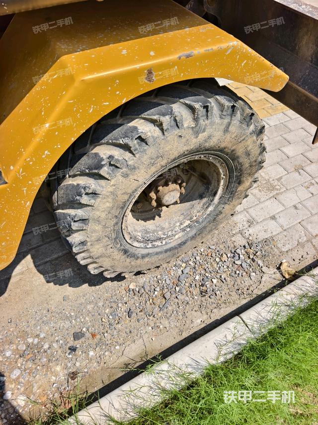 右侧履带整体 (行走机构) 右侧履带整体 (行走机构)