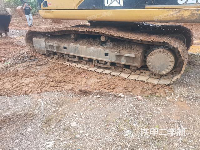 左导向轮(行走机构) 左导向轮(行走机构)