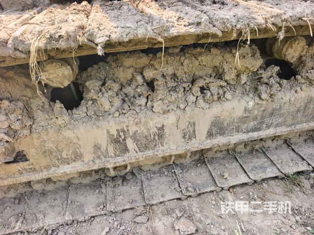 右侧履带整体(行走机构) 右侧履带整体(行走机构)