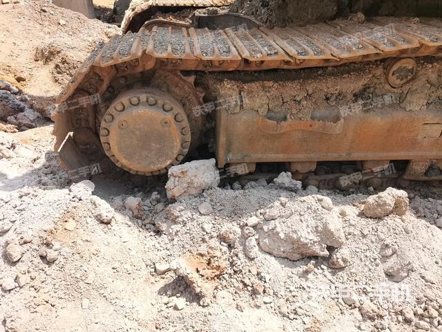 右驱动轮(行走机构) 右驱动轮(行走机构)