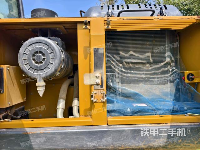 散热器正面(大件舱室) 散热器正面(大件舱室)