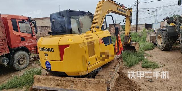 整機(jī)右后45°(整機(jī)外觀) 整機(jī)右后45°(整機(jī)外觀)