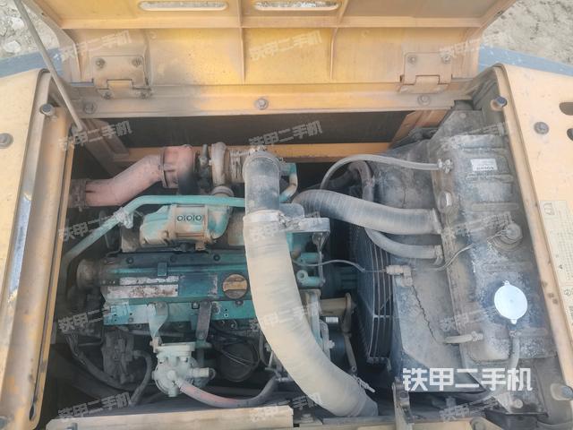 发动机室(上车部件) 发动机室(上车部件)