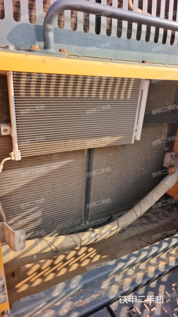 散热器正面(大件舱室) 散热器正面(大件舱室)