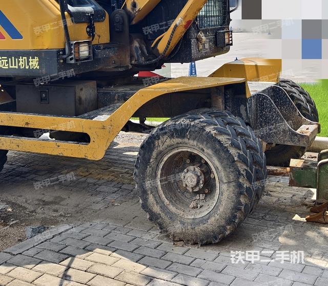 转盘和下车架正前(工作和回转装置) 转盘和下车架正前(工作和回转装置)