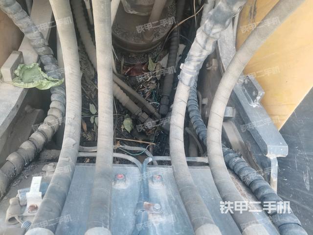 中央回转接头特写(上车部件) 中央回转接头特写(上车部件)