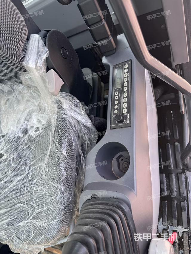 座椅右侧控制台/钥匙门/油门/含右手柄（驾驶室部分）