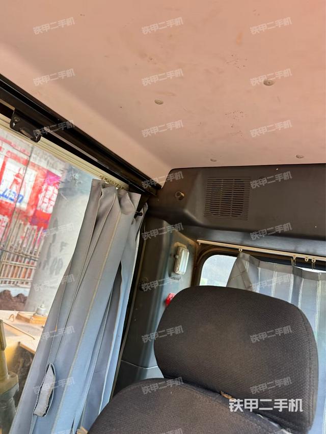 座椅后部（驾驶室部分）