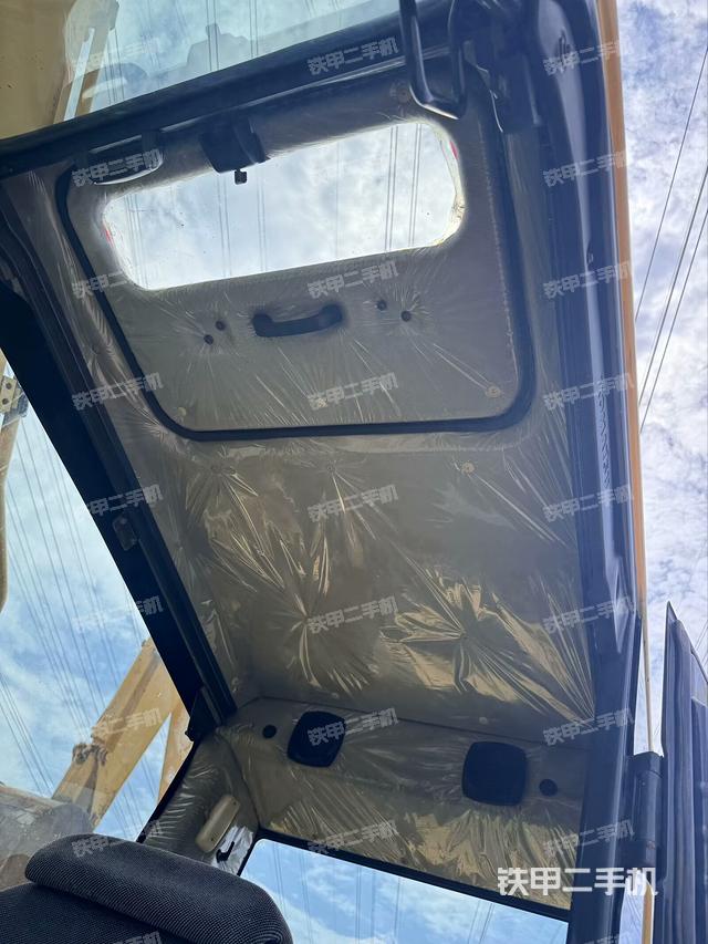 后窗玻璃角标（驾驶室部分）